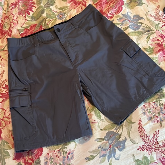 ORVIS Size 36 Tech Cargo Short Deep Gray Stretch Comfort Media Storage $59 NEW - Picture 1 of 16